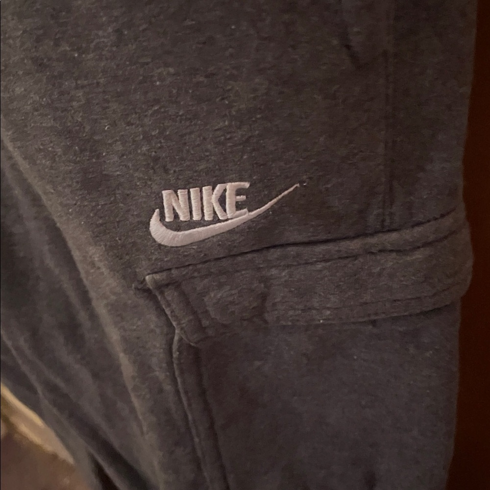Boy’s Nike Gray Cargo Joggers - Picture 4 of 15